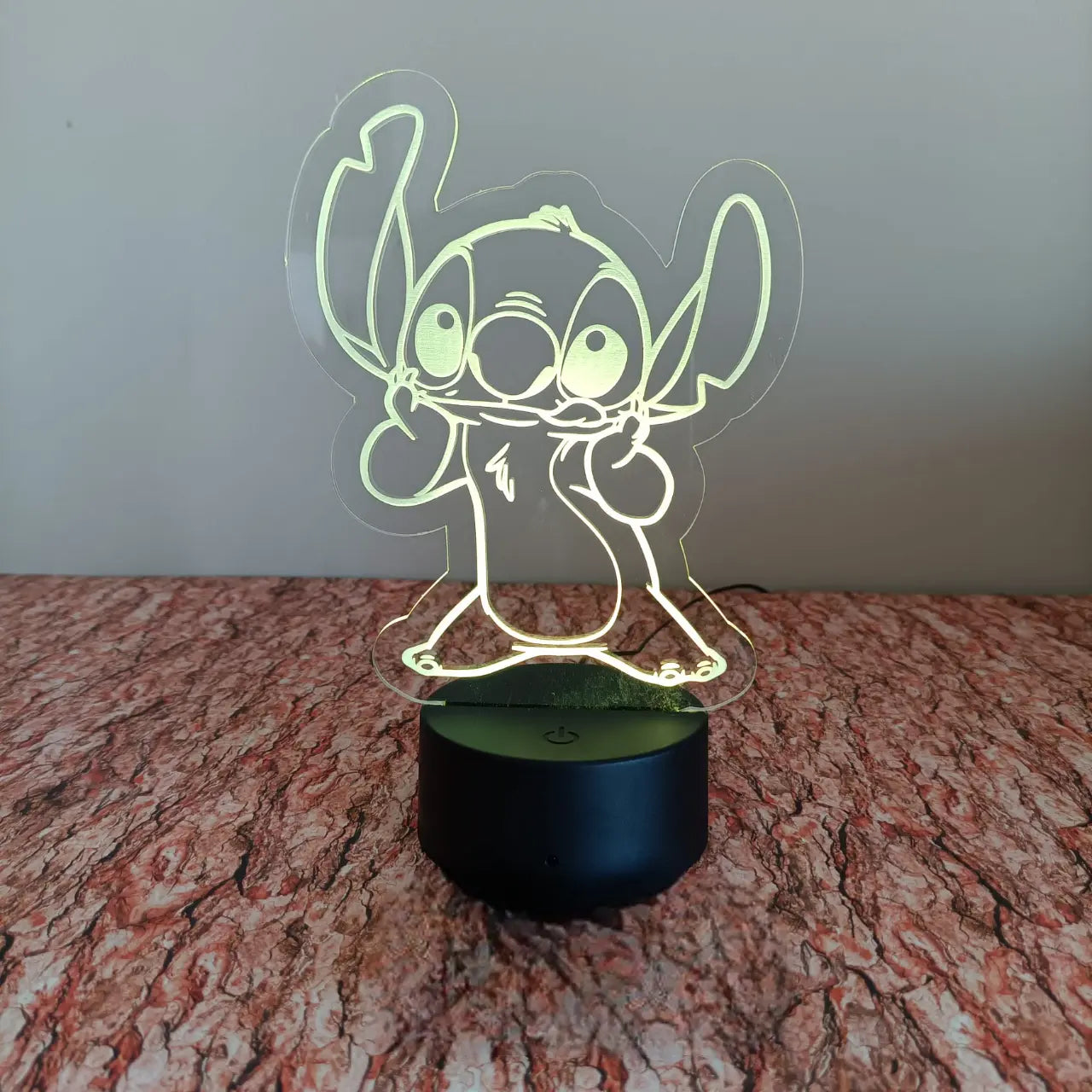 Acrílico LED Stitch 19cm