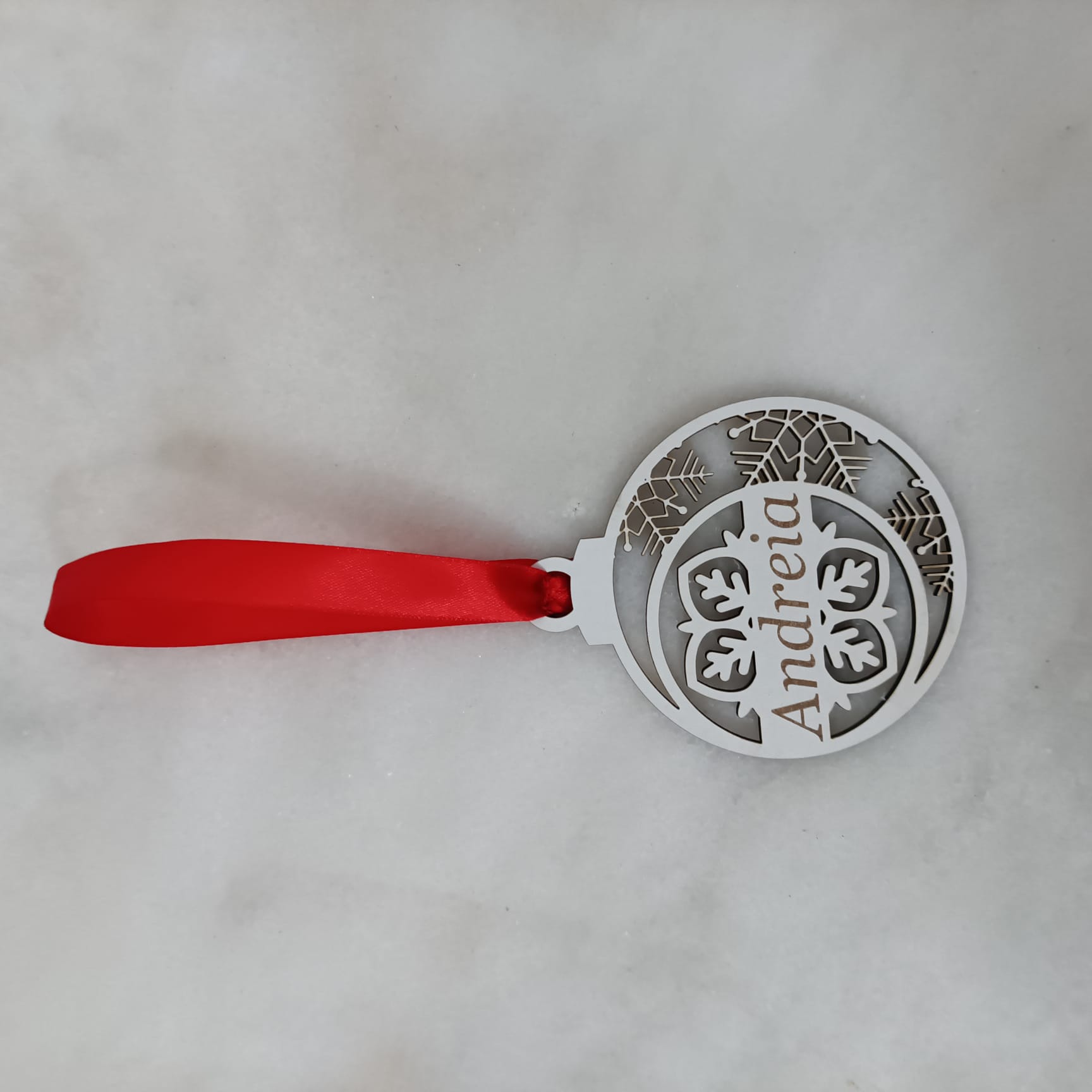 Ornamento de Natal com Nomes Personalizável:  Madeira