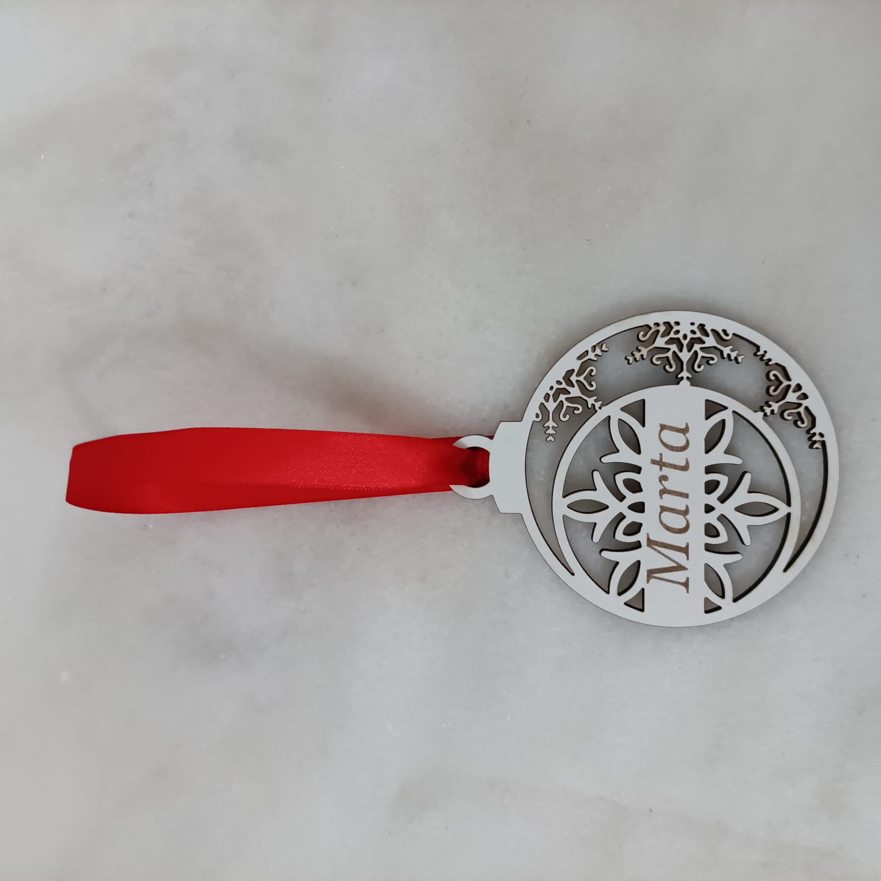 Ornamento de Natal com Nomes Personalizável:  Madeira