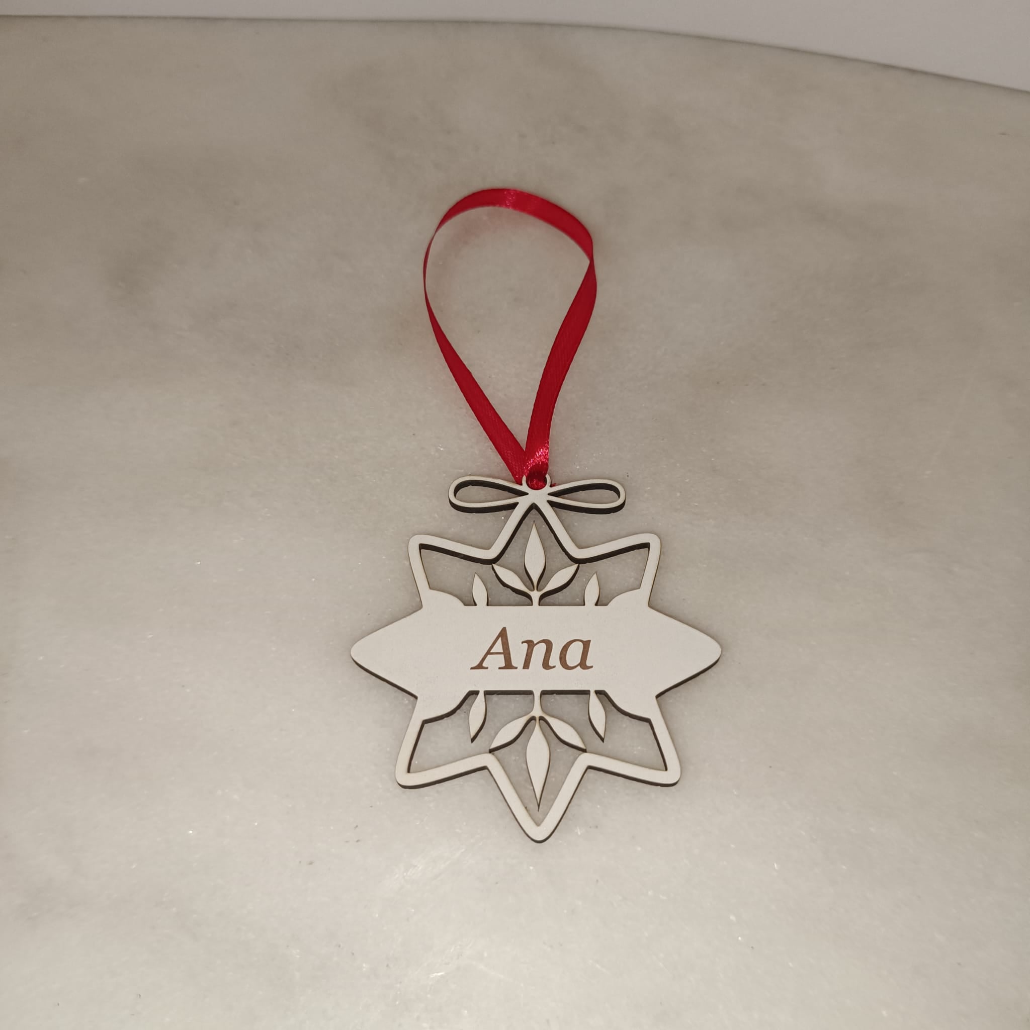 Ornamento de Natal com Nomes Personalizável:  Madeira