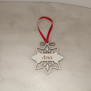 Ornamento de Natal com Nomes Personalizável:  Madeira