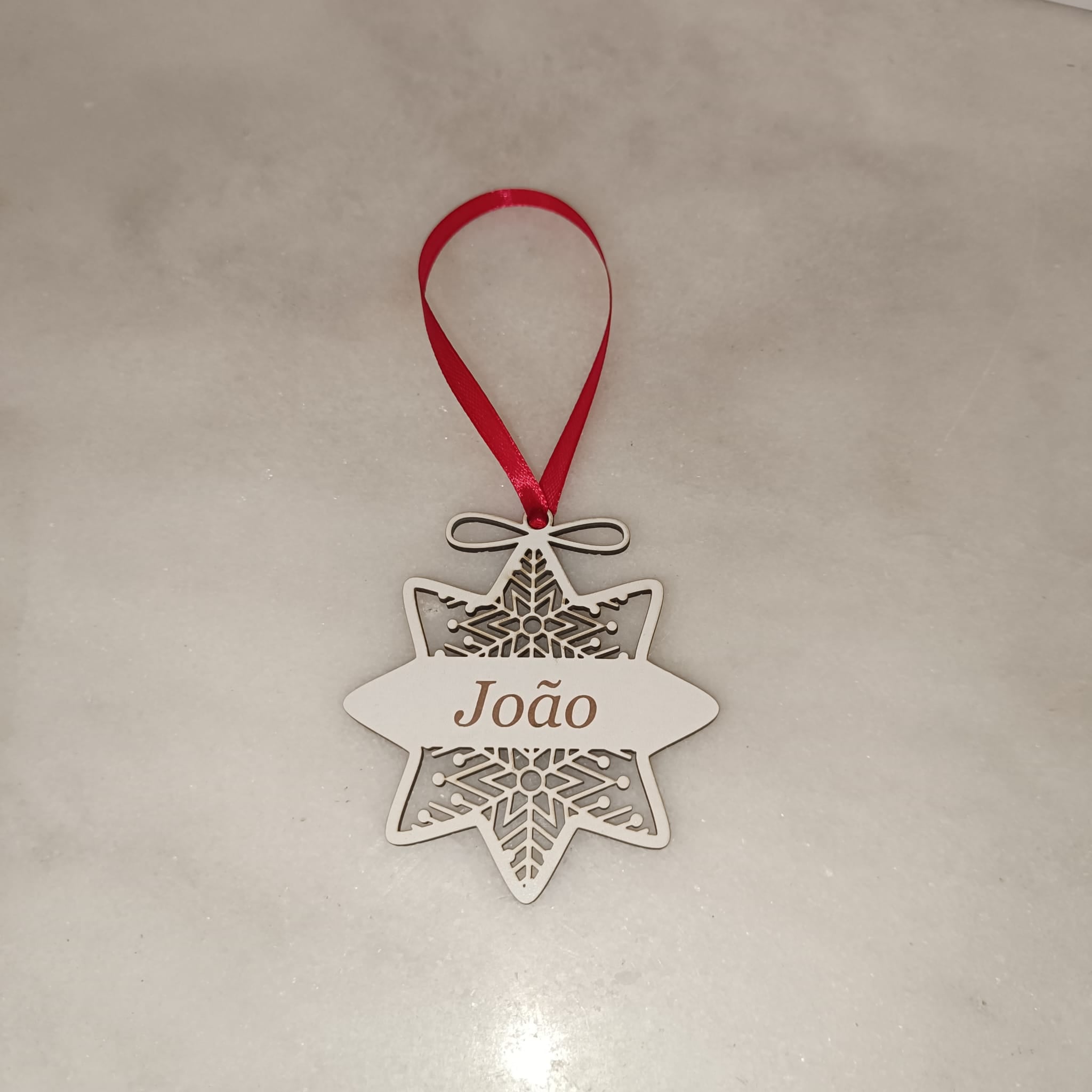 Ornamento de Natal com Nomes Personalizável:  Madeira